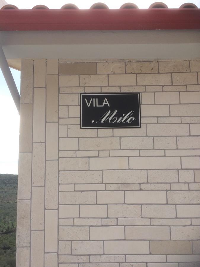 Vila Milo Leilighet Vuno Eksteriør bilde